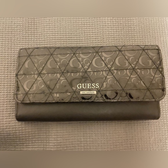Black GUESS Wallet - Picture 1 of 1